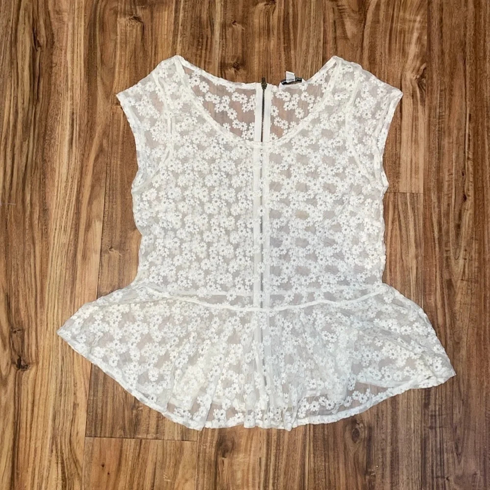 American Eagle women’s shirt XL sheer lace cap daisy peplum cream ivory AEO top